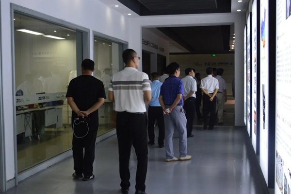 智赢门窗系统：枣庄市政协副主席一行莅临调研