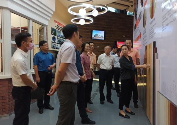 江苏新沂市市长陈堂清点赞伟业铝应用产业布局