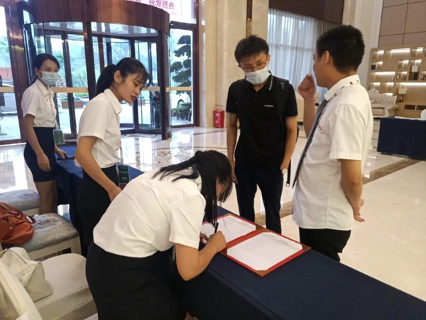 居里亚全屋定制友商齐聚 共庆峰会盛大开幕
