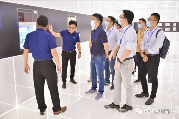 恒大地产集团考察团队到汉狮参观指导