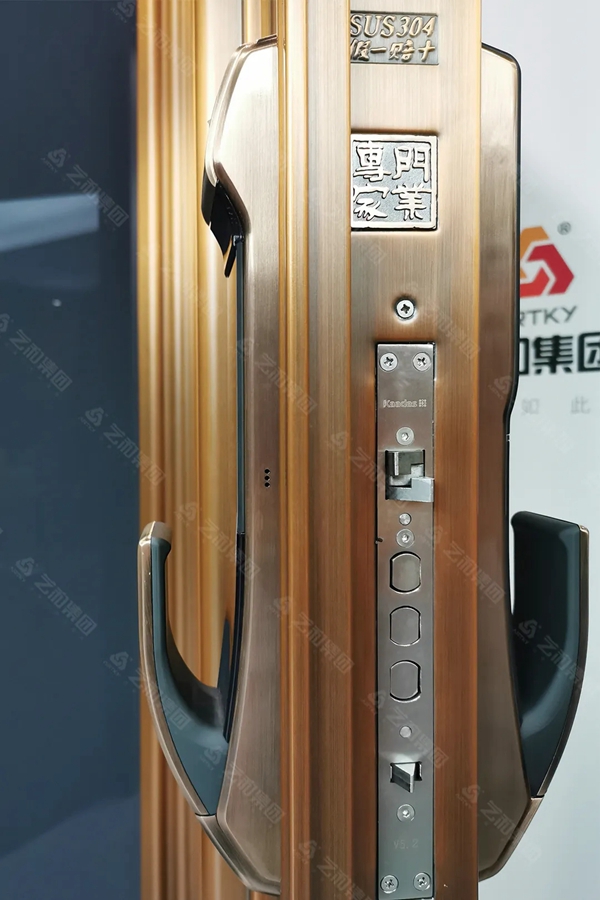 艺和门业:新中式钢铜门 独具魅力