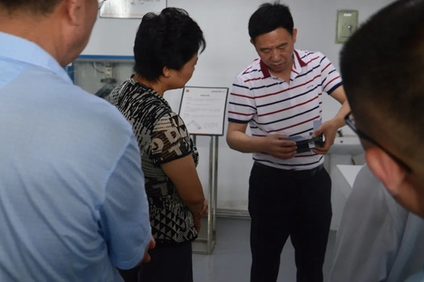 智赢门窗系统：枣庄市政协副主席一行莅临调研