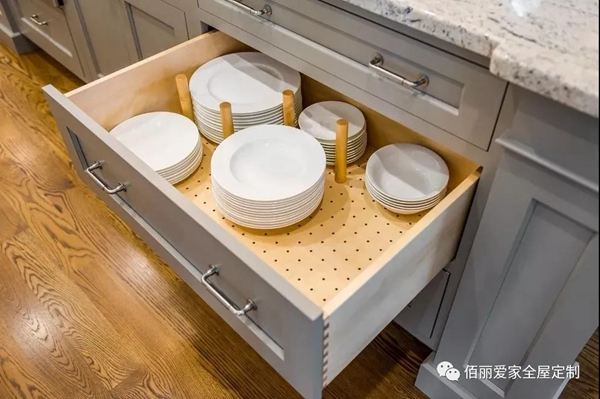 佰丽爱家全屋定制：绝佳橱柜收纳设计 厨房扩容好打理