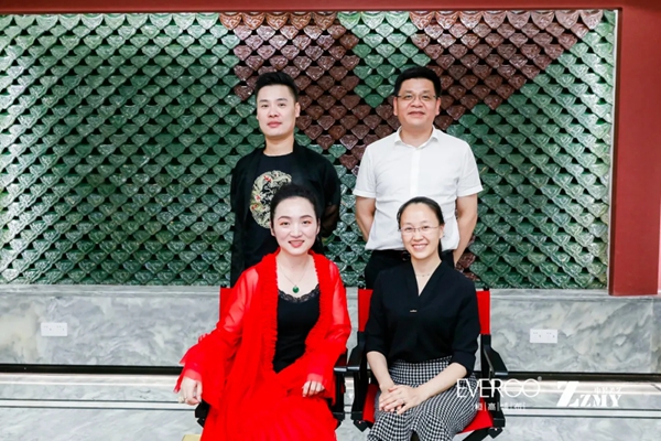 恒高墙布与中装美艺签署战略合作协议