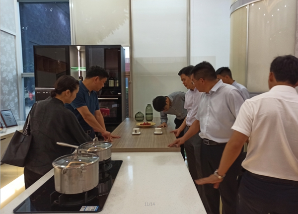江苏新沂市市长陈堂清点赞伟业铝应用产业布局