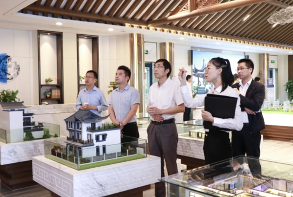 金鹏控股集团与华安发展控股集团交流互访 携手共谋发展