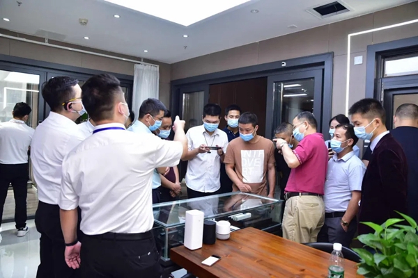 伊美德门窗熊总随广东省门窗协会赴四川同行参观交流