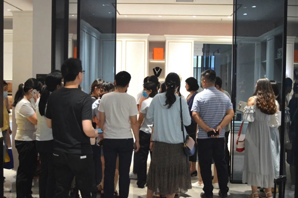 简一全屋定制欢迎开封市建行各位领导莅临参观考察