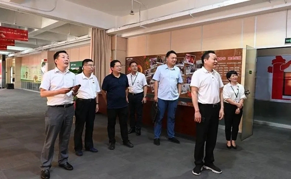 千年舟·柏菲伦欢迎省总工会基层工作部部长杨宝明一行莅临指导