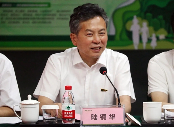 千年舟·柏菲伦欢迎省总工会基层工作部部长杨宝明一行莅临指导