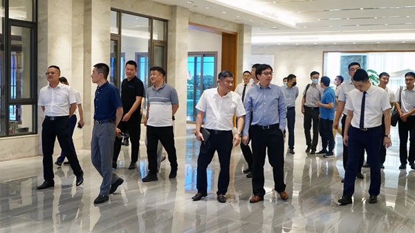 致尚门窗迎接居然之家考察团莅临参观交流