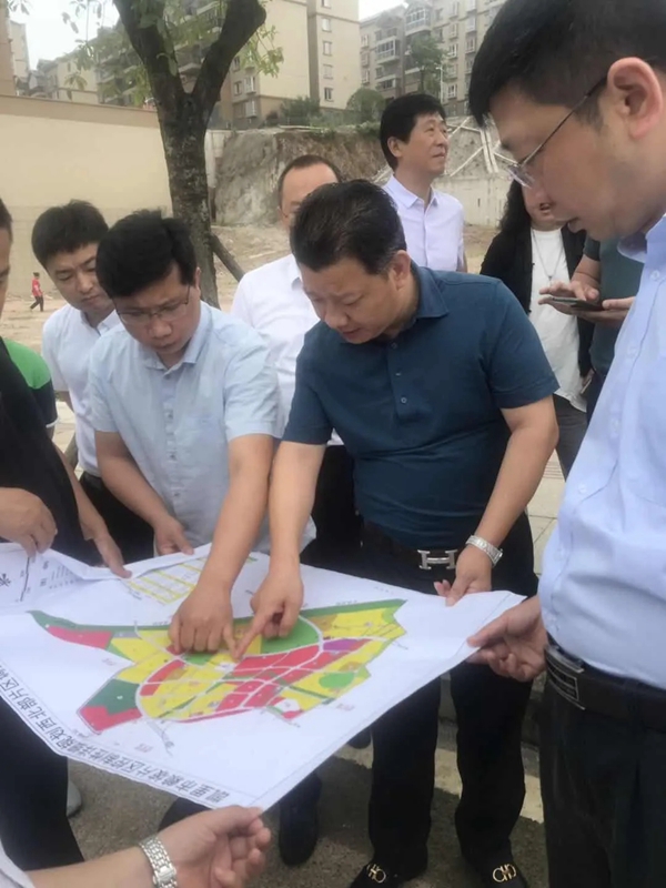 唯妮尔集团董事长周志平携高管赴贵州黔东南州就投资西南制造基地进行考察