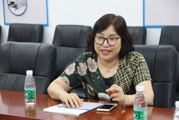 伦教木工机械商会刘会长一行莅临迪峰机械参观指导！