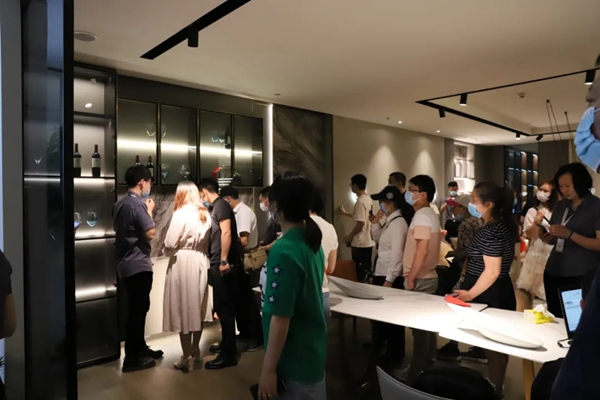 慕宸生活“崇贤三兄弟 环保工厂行”社区团购圆满举办