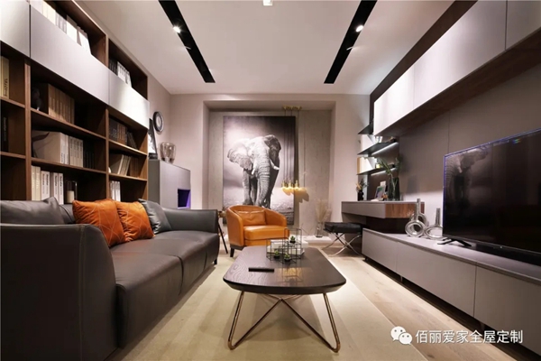 佰丽爱家全屋定制:整墙柜,实现收纳断舍离