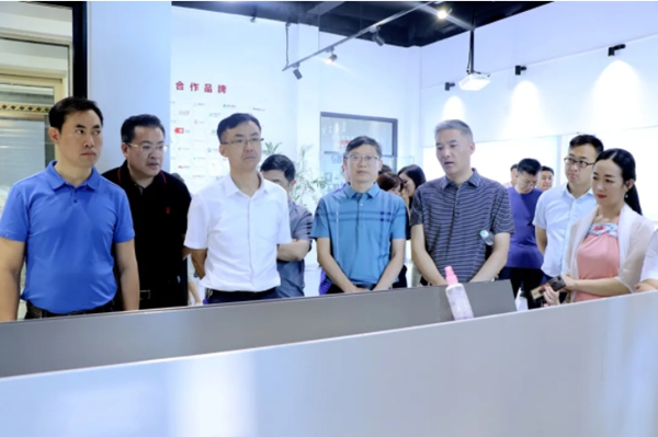 金鹏阳光定制门窗迎接江苏省钢铁服务业协会领导一行莅临考察 金鹏阳光定制门窗迎接江苏省钢铁服务业协会领导一行莅临考察