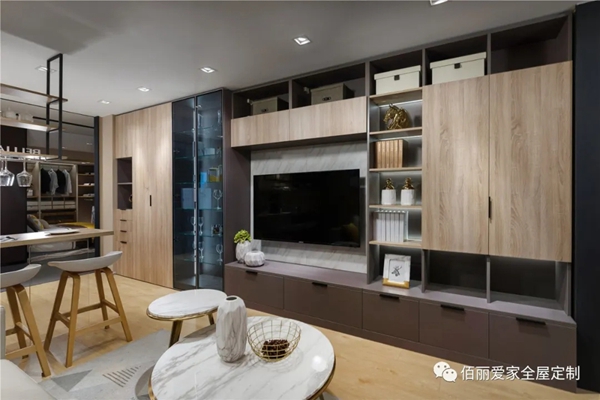 佰丽爱家全屋定制:整墙柜,实现收纳断舍离