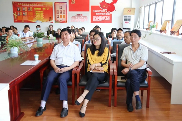 富煌集团先进事迹报告会首场报告在富煌木业举行
