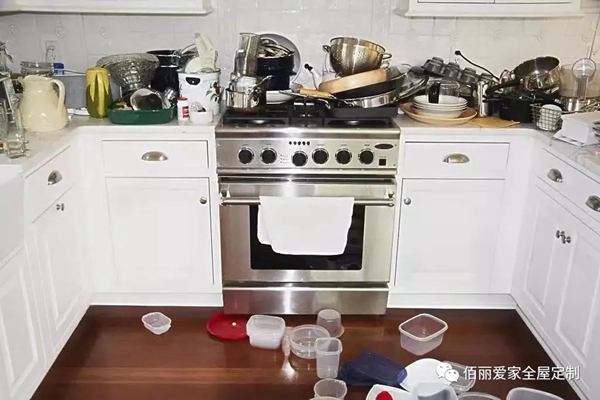 佰丽爱家全屋定制：绝佳橱柜收纳设计 厨房扩容好打理