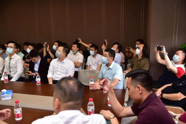 伊美德门窗熊总随广东省门窗协会赴四川同行参观交流 伊美德门窗熊总随广东省门窗协会赴四川同行参观交流