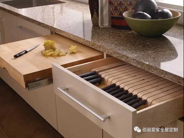 佰丽爱家全屋定制：绝佳橱柜收纳设计 厨房扩容好打理