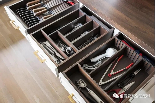 佰丽爱家全屋定制：绝佳橱柜收纳设计 厨房扩容好打理