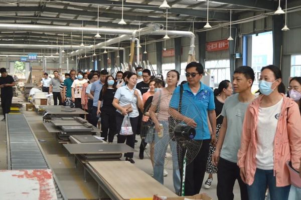 简一全屋定制欢迎开封市建行各位领导莅临参观考察