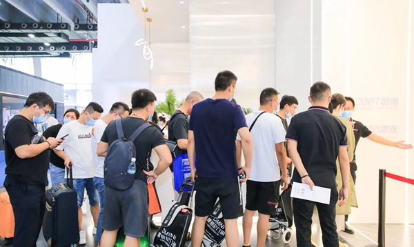 圣玛诺整木定制开展首日大放异彩 成为展会打卡圣地