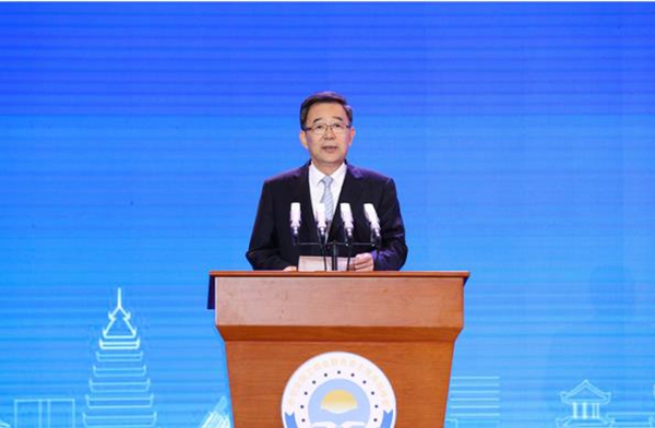 丁佐宏会长带领会员企业团队出席2020全国工商联主席高端峰会