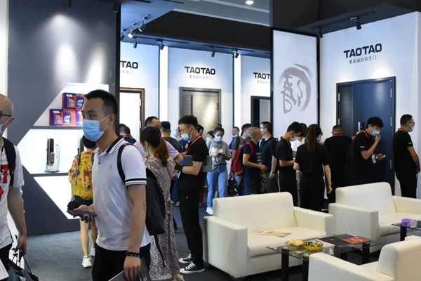 建博会 | TAOTAO疫情首秀，开启智能入户安全门的新纪元