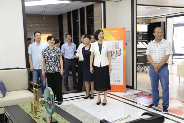 法狮龙迎来市委常委龚和艳指导调研企业党建工作