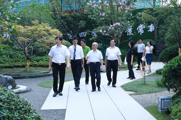 江苏省领导一行莅临金鹏考察指导