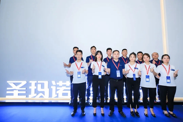 圣玛诺整木定制开展首日大放异彩 成为展会打卡圣地