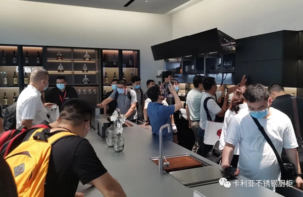 CANLiA卡利亚展馆热度不减 大批观展者簇拥而至
