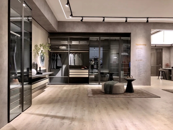 顶固全屋定制亮相建博会 开展即摘3项权威大奖