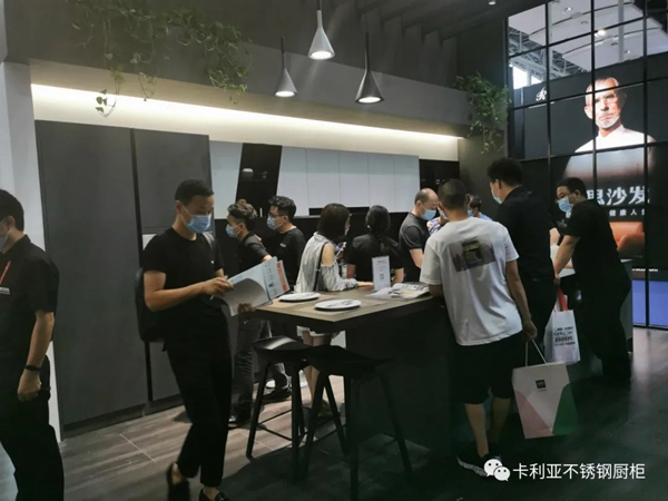 CANLiA卡利亚展厅再现人海 精彩继续不断