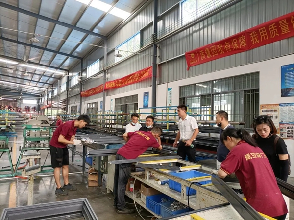 威亚森门窗建博会后诚邀数百位合作商参观佛山生产基地