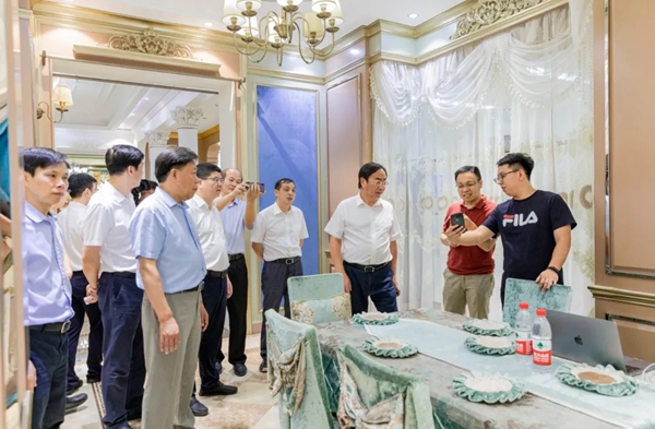 金蝉布艺迎接绍兴市市委书记马卫光等领导莅临考察调研