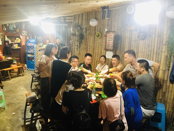益圆木门重庆店与四川巴中店学习交流会圆满结束