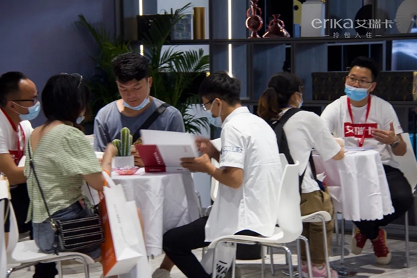 艾瑞卡全屋定制“门店+拎包入住” 新模式闪耀广州建博会