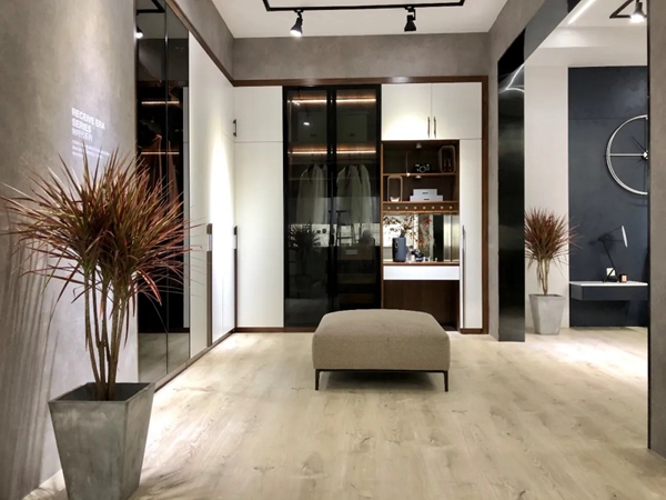 顶固全屋定制亮相建博会 开展即摘3项权威大奖