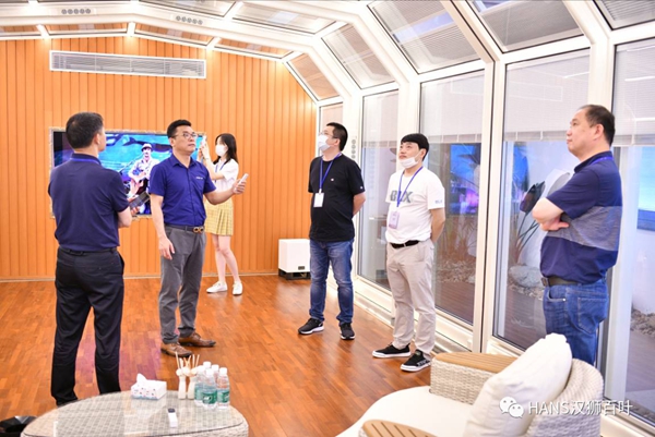 汉狮紧跟时代潮流 掌握光动中空遮阳系统核心技术