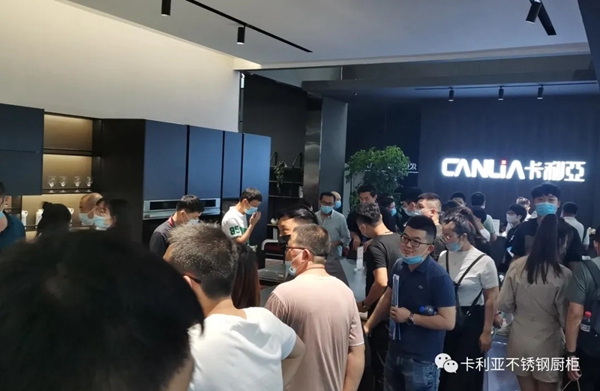 CANLiA卡利亚展厅再现人海 精彩继续不断