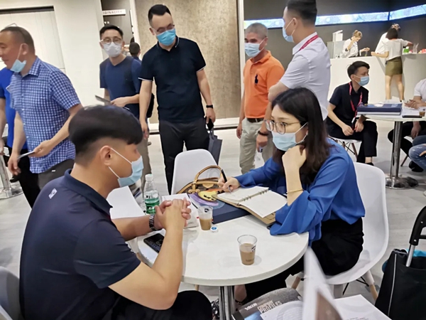 建博会｜最亮梵蒂斯现代邂逅古典 优雅出新高度