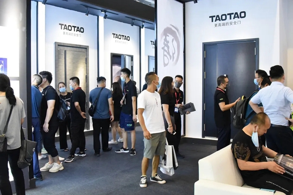 建博会 | TAOTAO疫情首秀，开启智能入户安全门的新纪元
