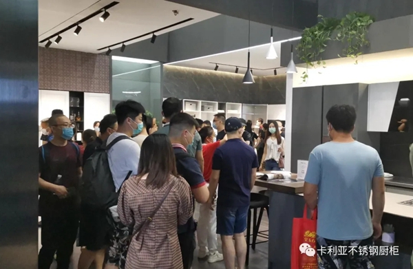 CANLiA卡利亚展馆热度不减 大批观展者簇拥而至