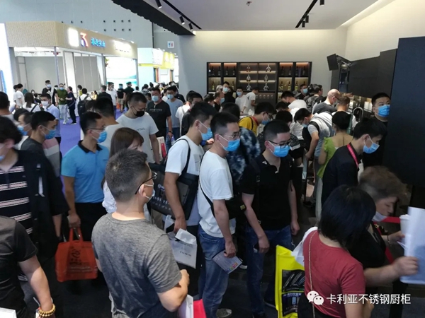 CANLiA卡利亚展馆热度不减 大批观展者簇拥而至