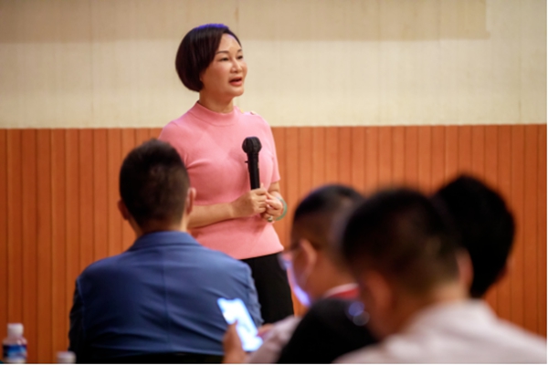 致尚门窗荣获“影响力门窗十大品牌”及当选“创新设计联盟门窗分会理事单位”