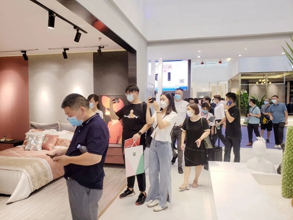 伊仕利家居展馆依旧火热 展现产品实力与魅力