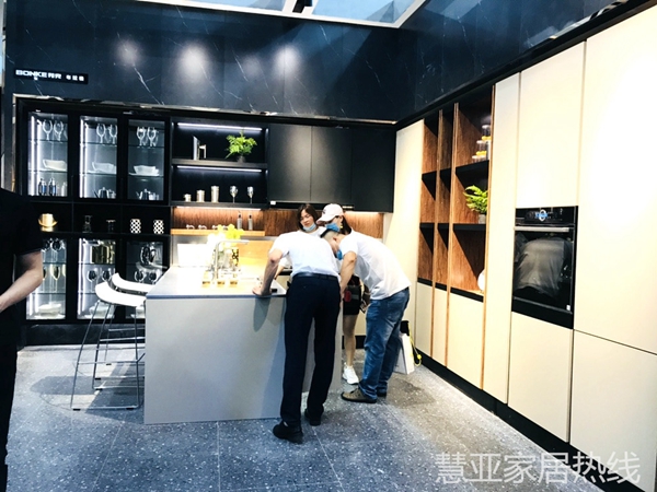 2020中国建博会(广州)丨邦克不锈钢橱柜招商总监李雷红:抢占核心资源传播品牌